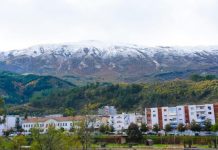 Dëbora zbardh malin e Dhëmbelit në Përmet