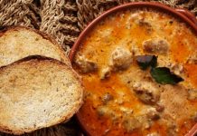 Mënyra Perfekte e Përgatitjes së Tavës së Dheut në Shtëpi