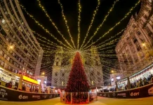 “Forbes”: Saranda mes 20 destinacioneve më të bukura të Krishtlindjes në Evropë