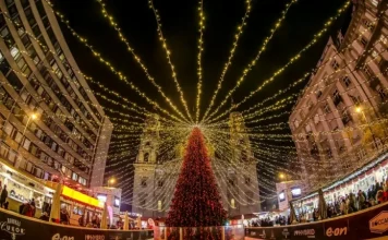 “Forbes”: Saranda mes 20 destinacioneve më të bukura të Krishtlindjes në Evropë