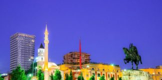 Reportazhi i revistës rumune, “Ziare.Com”: Tirana, kryeqyteti shumëngjyrësh dhe miqësor me turistët