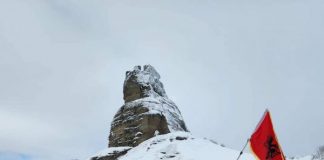 Guri i Kamjes, një prej destinacioneve turistike malore më të veçanta të Pogradecit