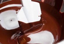 4 Llojet e Ushqimeve që Duhet të Shmangni Kur Jeni të Stresuar