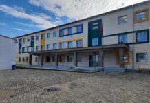 Shkolla e rikonstruktuar në Patos, kushte më të mira për nxënësit dhe mësuesit