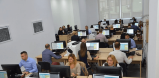 Paga mesatare 900 euro në vitin 2024