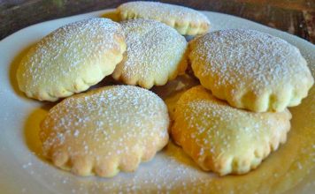 Biskota me Kos – Receta e Lehtë dhe e Ëmbël