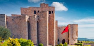 “Travel off Path”: Shqipëria mes destinacioneve ende të përballueshme në 2024-n