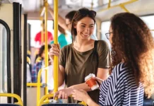 Pse bisedimi me të panjohur përmirëson humorin?