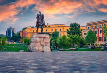 Tirana në qendër të medieve botërore