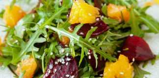 Hekur dhe Vitaminë C – Kombinimi Ideal Kundër Rënies së Flokut