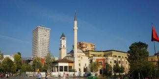 Shqipëria turistike, 11.5% e vizitorëve në dhjetor ishin italianë