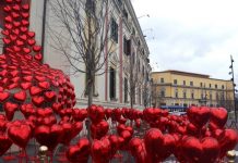 Shën Valentini, Tirana mbushet me zemra të kuqe