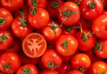 A i Njihni Dallimet Midis Domateve Qershi dhe Atyre Formë Rrushi?