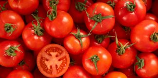 A i Njihni Dallimet Midis Domateve Qershi dhe Atyre Formë Rrushi?