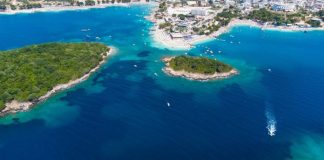 ”Voyages et Tourisme”: Riviera Shqiptare ndërthurje unike e ujërave të kristalta, plazheve ranore dhe qetësisë