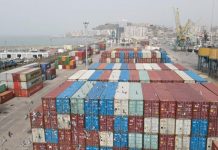 Durrës, përpunohen 4 anije tregtare në kalatat portuale