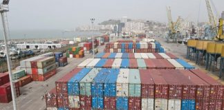 Durrës, përpunohen 4 anije tregtare në kalatat portuale