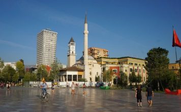 INSTAT: Fondi i pagave në hoteleri rritje me 23.1%