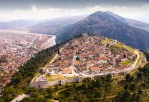 “Lonely Planet”: Berati mes kështjellave, kanioneve dhe maleve të shenjta