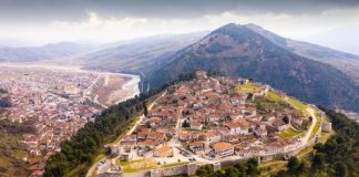 “Lonely Planet”: Berati mes kështjellave, kanioneve dhe maleve të shenjta