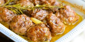 Qofte Furre me Rozmarinë dhe Hudhër – Receta me Shije të Mrekullueshme