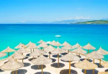 “Travel off Path”: Vizitoni Sarandën, perlën e fshehur të Shqipërisë