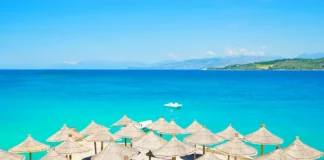 “Travel off Path”: Vizitoni Sarandën, perlën e fshehur të Shqipërisë