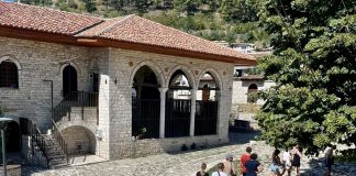 Gati 800 mijë të huaj vizituan Shqipërinë në prill, kryesojnë europianët