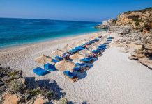 “Express”: Dhërmiu – destinacioni i bukur evropian për pushime në 2024