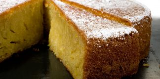 Receta e Ëmbël e Kekut me Mjaltë, Kos dhe Vaj Ulliri