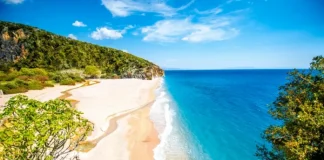 “Travel off Path”: Vlora, qyteti bregdetar i mbushur me brigje mahnitëse dhe vendpushime të qeta