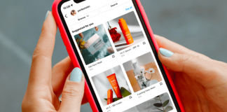 Çfarë blejnë shqiptarët online? Rrobat, këpucët dhe aksesorët, më të preferuarat