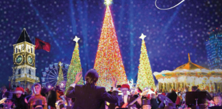 Mbrëmje magjike Krishtlindjeje në sheshin “Skënderbej”
