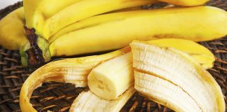 Si të Përdorni Lëkurën e Bananes për Rininë e Fytyrës