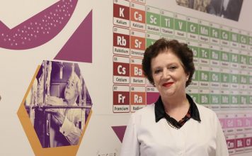 Elvana Milo, përvojë 42-vjeçare në mësimdhënie për lëndën e kimisë