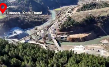 Vijojnë punimet në kantierin e rrugës Elbasan-Qafë Thanë