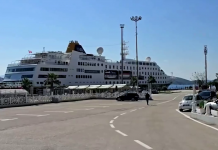 Mbërrin kroçera e parë për këtë vit në Sarandë, “Plan Tours”